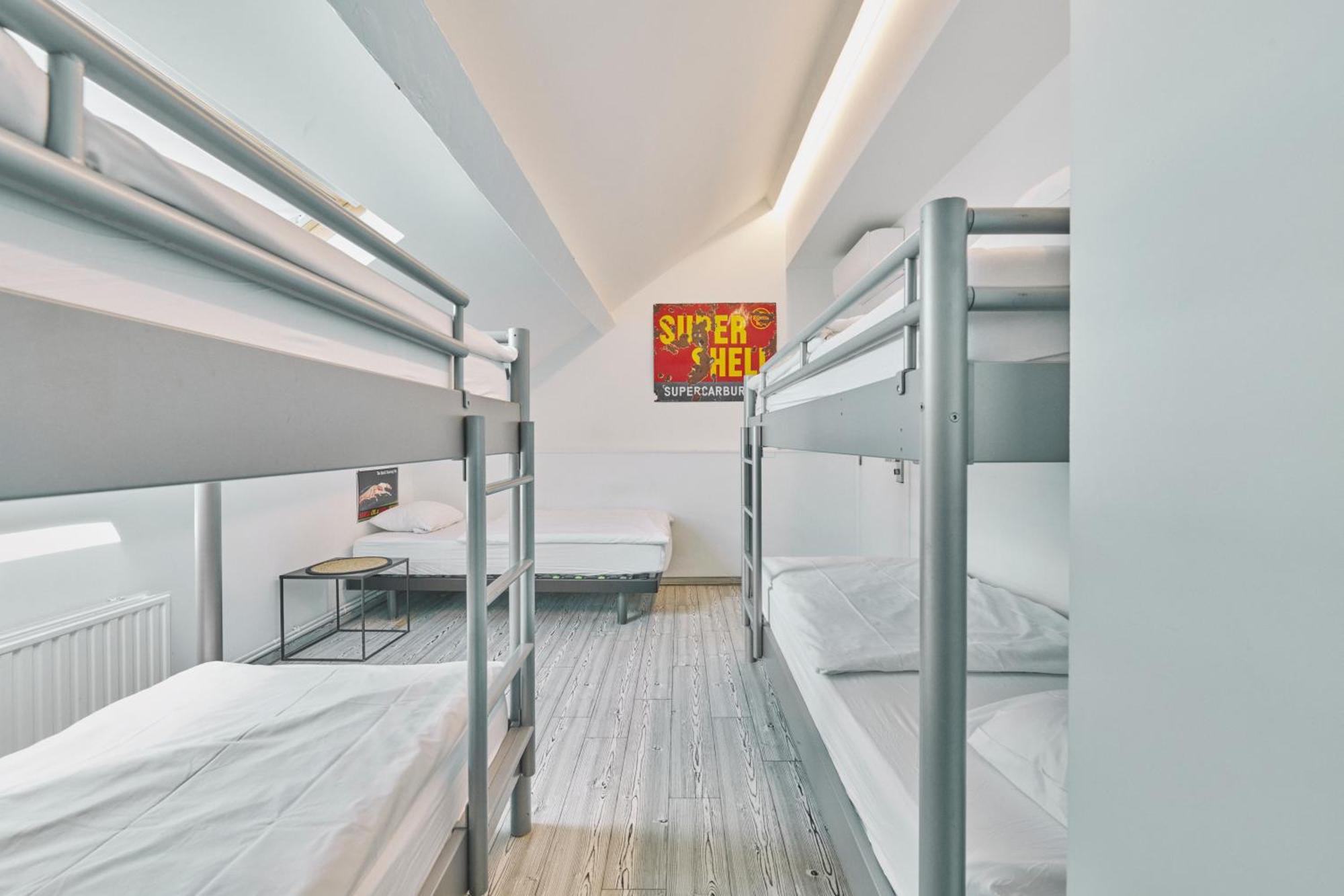 The Legacy By 2go4 Center Hostel *
