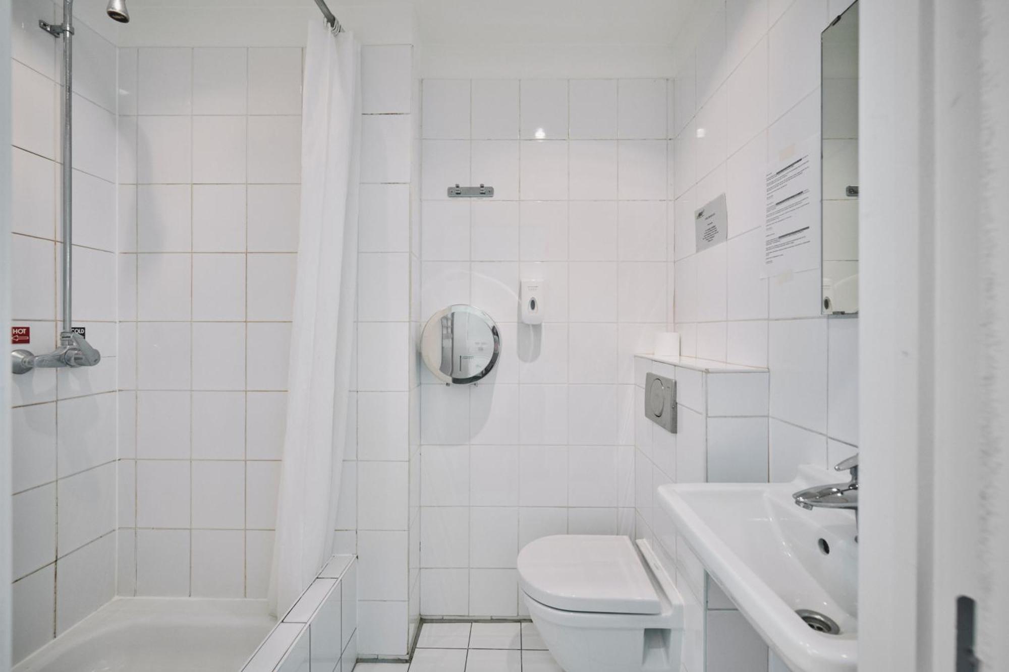 The Legacy By 2go4 Center Hostel Brussels