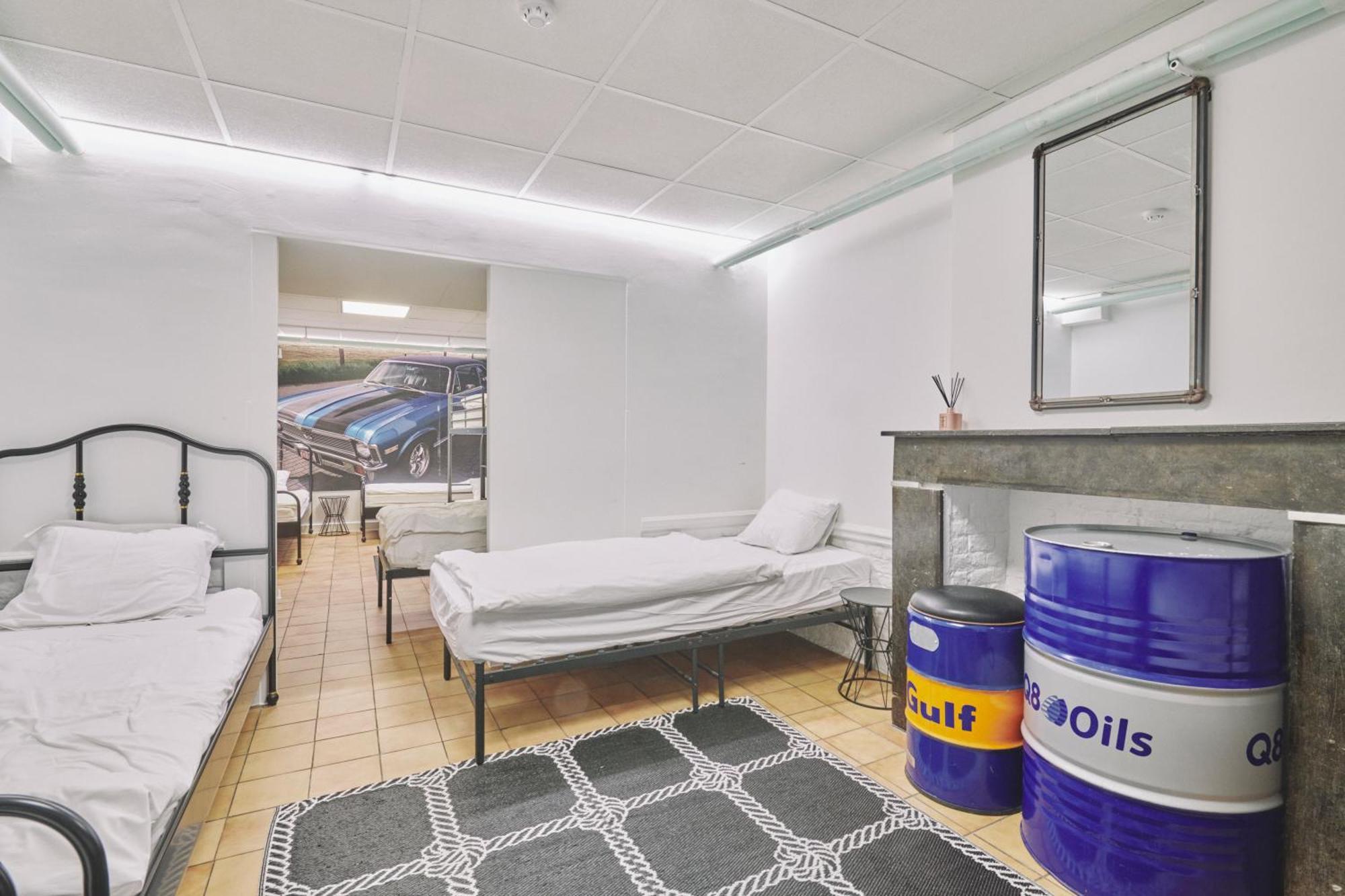 Hostel The Legacy By 2go4 Center
